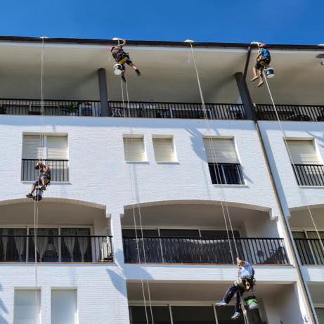 Trabajos verticales en fachada
